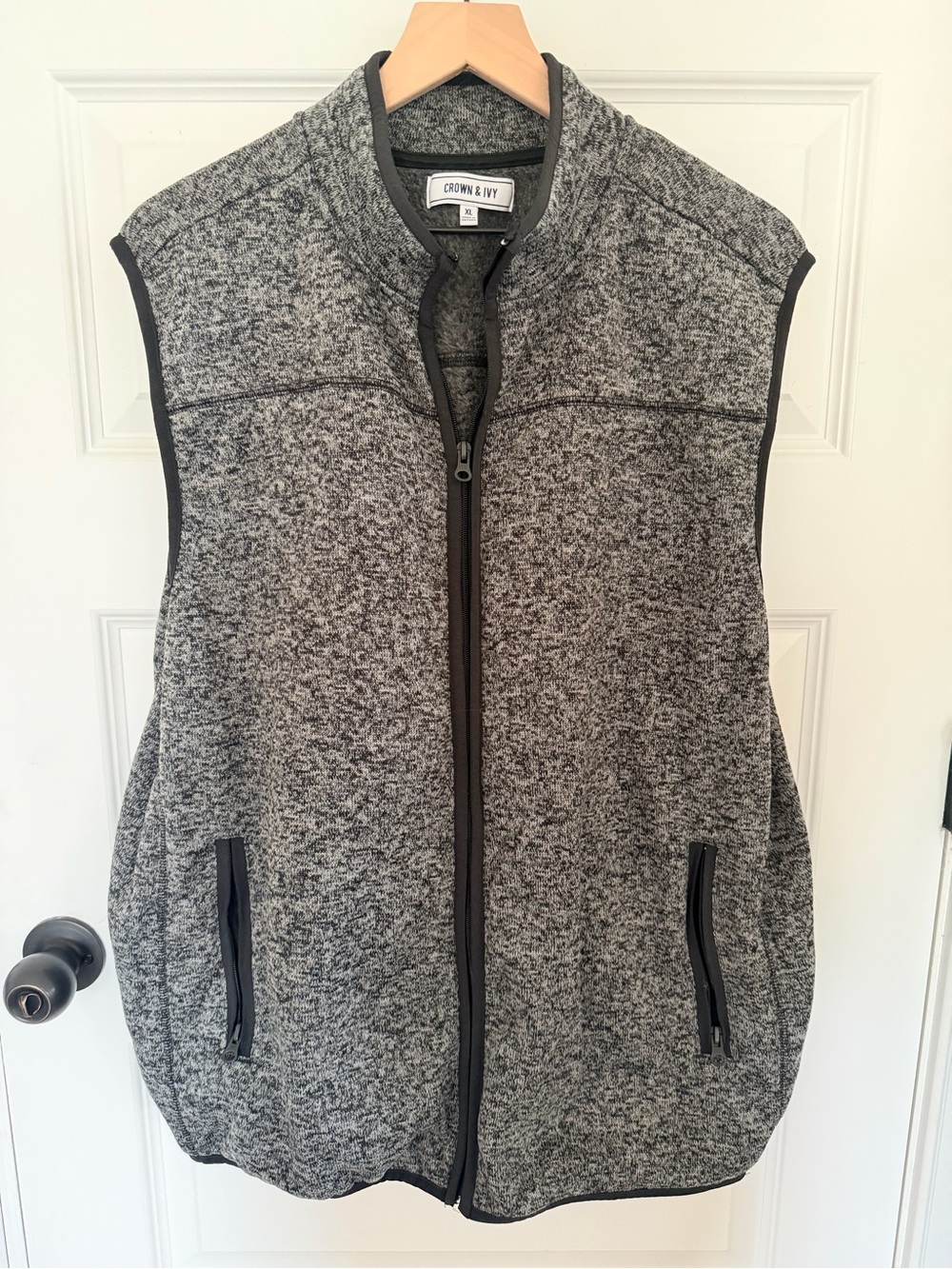 Crown & Ivy vest xl